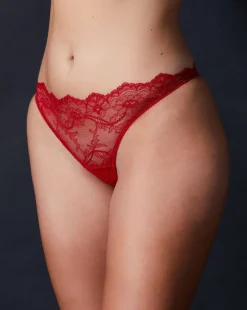 Anais Thong: Scarlet