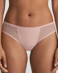 Louie Rio Brief
