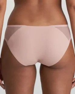 Louie Rio Brief