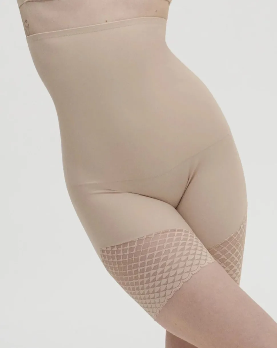 Subtile High Rise Shorts